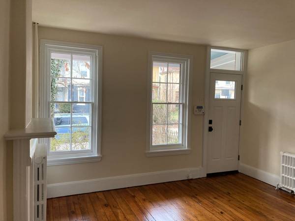 $1,900 / 2br - Casa de 2 dormitorios (Germantown)64046038231425124