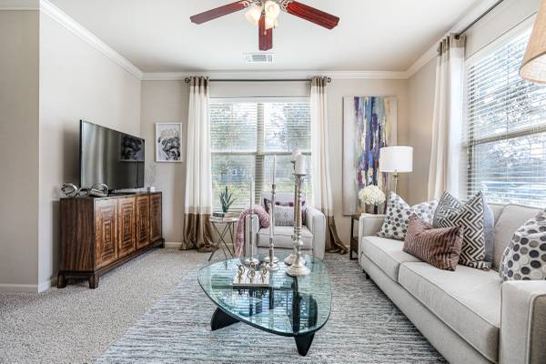 $1,395 / 2br - 1148ft2 - Beautiful 2 Bedroom! Gated Community! Come See Us! (Covington)63792145746179120