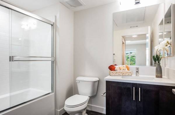 $2,999 / 2br - 1116ft2 - Air Conditioner, Large Closets, Controlled Access/Gated (Thousand Oaks)63981244545410121