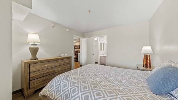 $999 / 1br - 630ft2 - Pets allowed, 1 bedroom in Las Vegas, NV (3890 Graphic Center Dr, Las Vegas, NV)63859502066819122