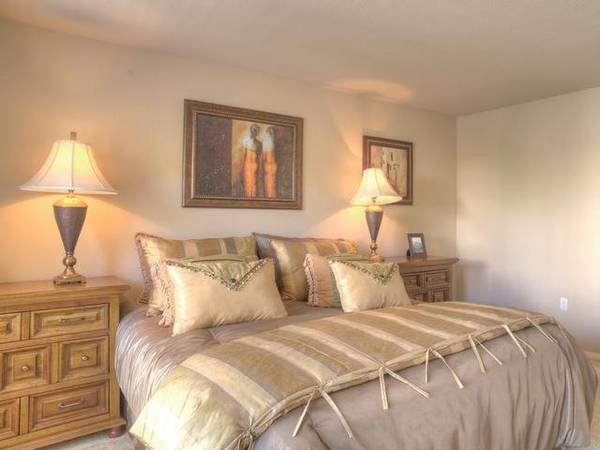 $3,278 / 2br - 1570ft2 - Chimenea de gas, interiores de diseño (Oceanside, CA)63663819341953124