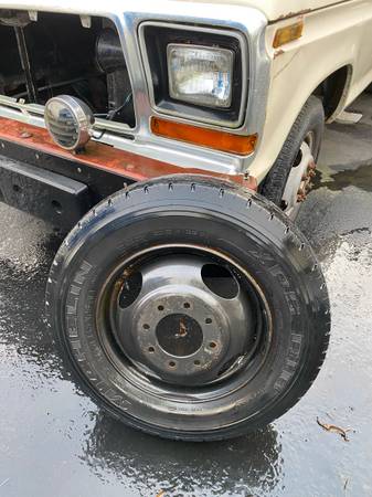 Dually wheel / tire  used 1