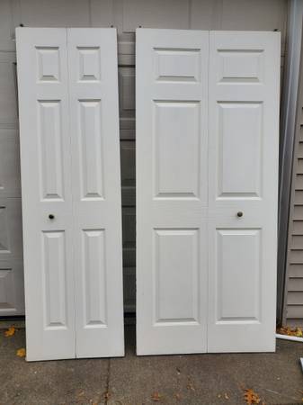 Closet bi-fold doors 1