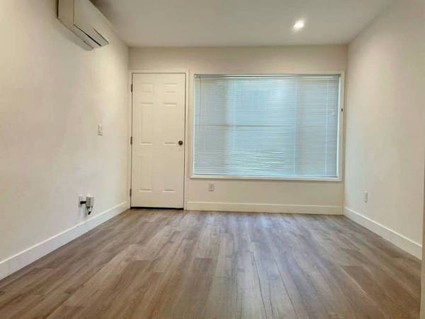 $2,005 / 2br - 742ft2 - Perfect Location For Your Relocation (Oakland)63836553989763123