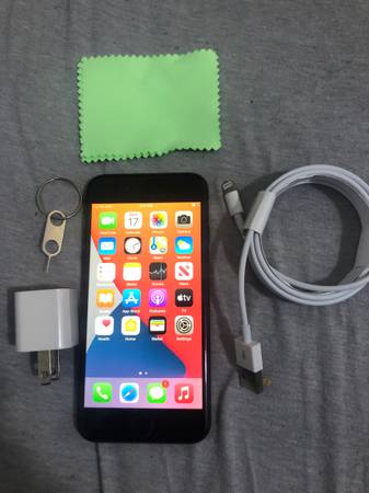 iPhone 7 32GB Unlocked 1