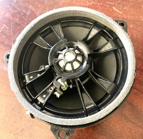012-2013 LAND ROVER LR4 5.0L -Rear Door Speaker 1