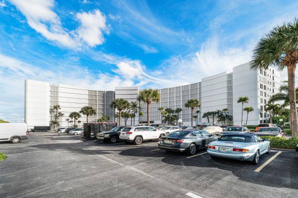 $3,000 / 2br - 1600ft2 - 2 Bed 2 Bath Oceanfront Condo (Palm Beach) 1