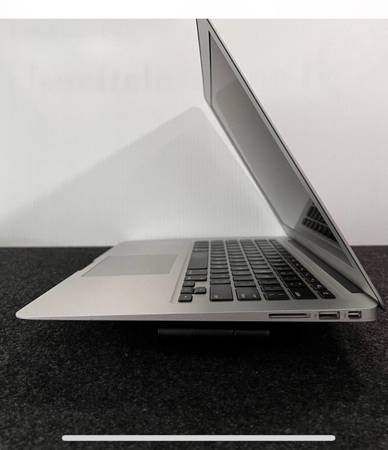 Apple MacBook Air 13.3” (2017) – A1466 - computers - by owner
