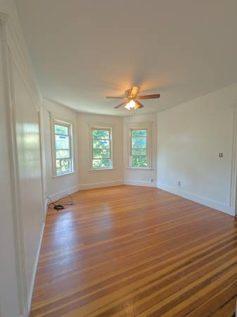 $925 / 1100ft2 - Room for rent in Dorchester (Savin Hill RED LINE TRAIN) (boston)63797254211459122