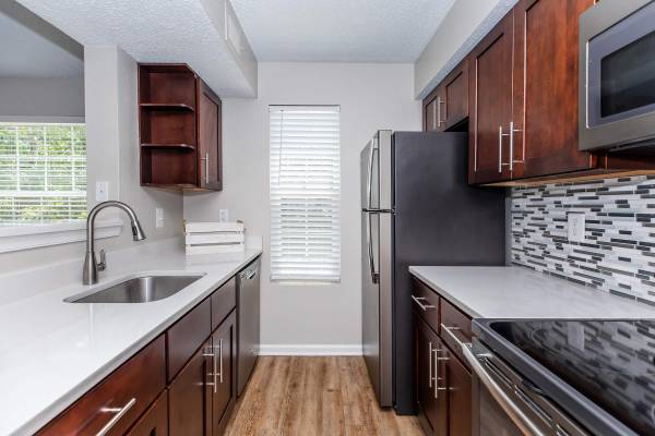 $1,690 / 1br - 654ft2 - Car Care Area, Play Area, Dishwasher (8017 Ashberry Ln, Pasadena, MD)63974187043587124