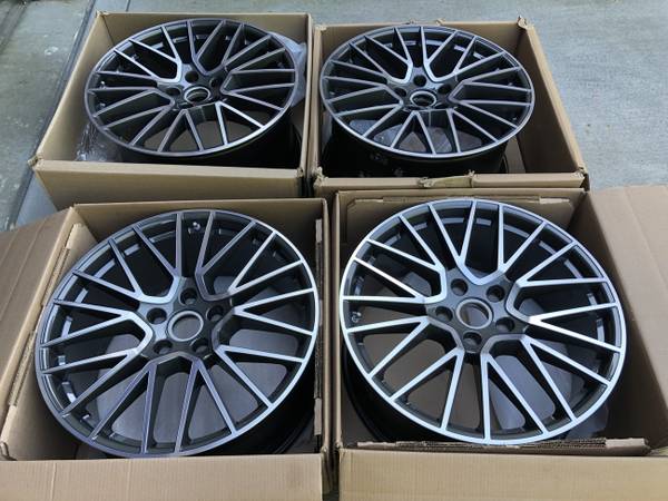 21”  RS Spyder Spoke wheels and tires from 2023 Porsche CAYENNE Turbo 1