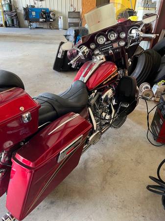 2005 Harley Davidson - $12,50063470632216961121