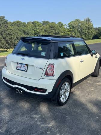 Mini Cooper S, 2013, pocos kilómetros y poco uso - $12.500 (Boston)63469755480321123