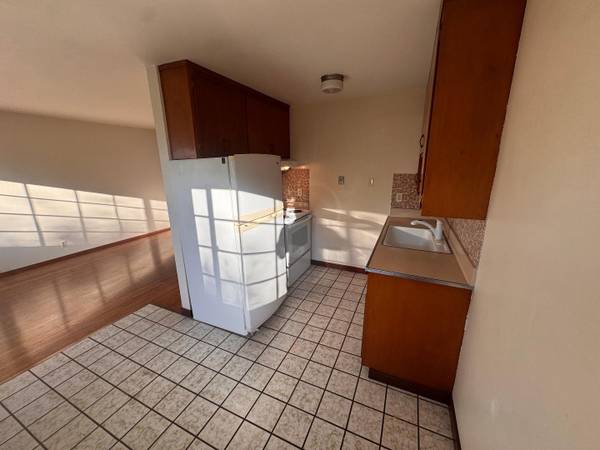 $2,100 / 1br - 574ft2 - Downtown SSF //1BR @Walkable @Transit-Ready @Utilities Included574SQFT (MAGNOLIA AVE APT 3 SOUTH SAN FRANCISCO, CA 94080)63836554596227121