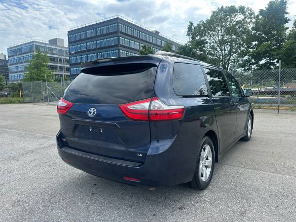 2018 Toyota Sienna LE - $16,999 (Staten Island NY)63654709587331124