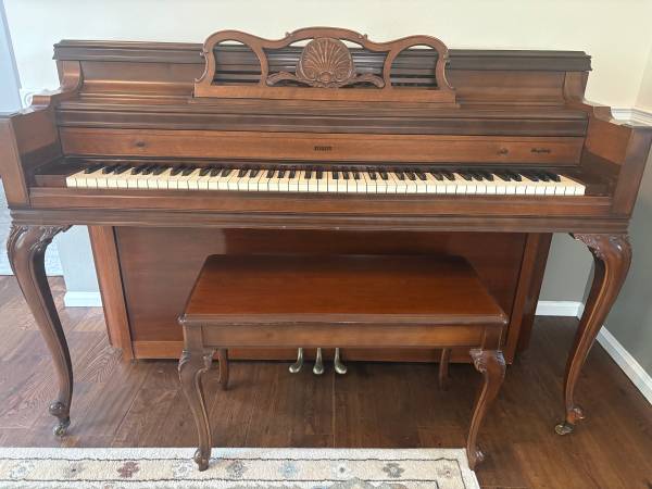 Vintage Everett Upright Piano 1