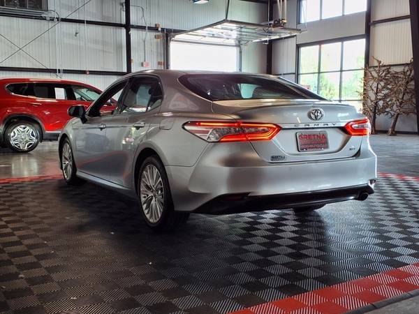 2018 Toyota Camry LE photo 4