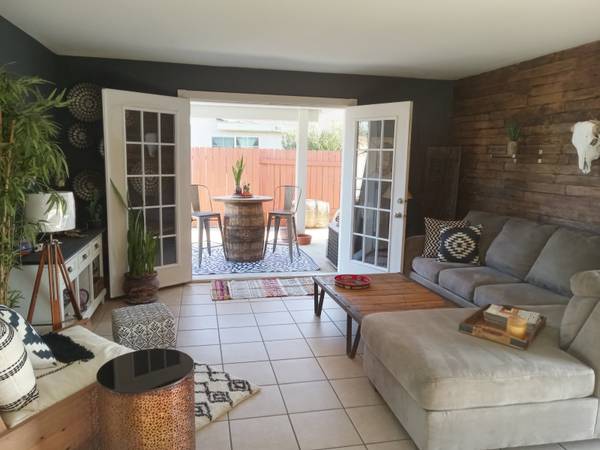 $930 Room for Rent with Private bathroom (Riverside) 1