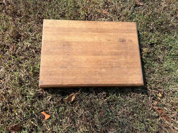 Solid Oak Cutting Board 1