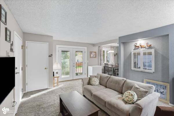 $202,000 / 2br - 810ft2 - REMODELED ANCHORAGE CONDO! (3605 Oregon Dr. #7) (Anchorage)64014001476227124