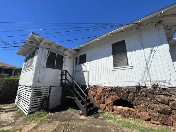 SEC 8 OK! 1005 3rd Ave Walk-Up Studio 1 bath 1 parking available now! 1