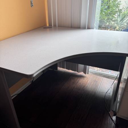 Free Office Desk 1