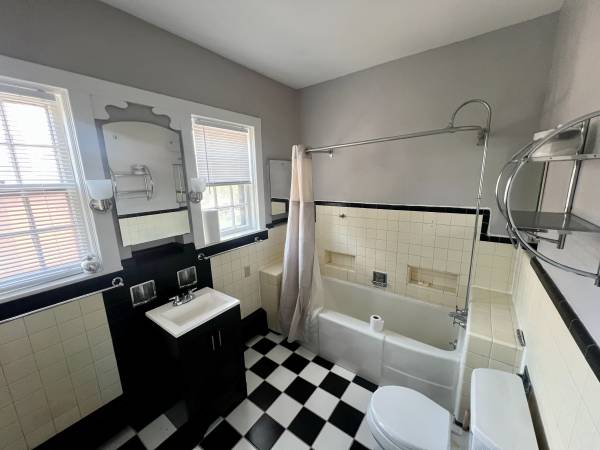 $1,500 / 2br - 1200ft2 - Gorgeous 2 Bed Apartment on Linwood Ave – All Utilities Included! (Delaware District)63925201839362123