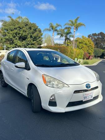 Prius C 2013 1