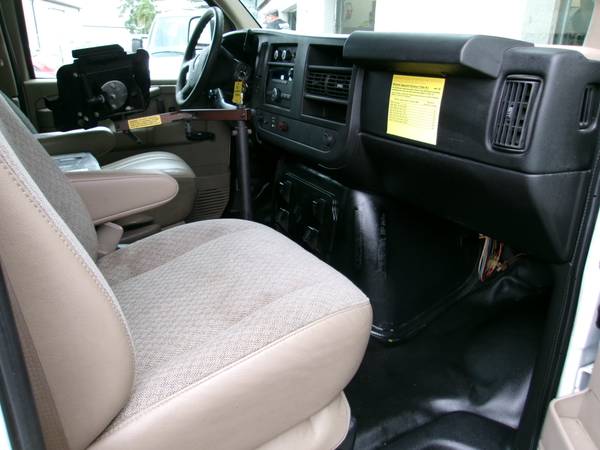 2012 Chevrolet Express G2500 - Photo 8