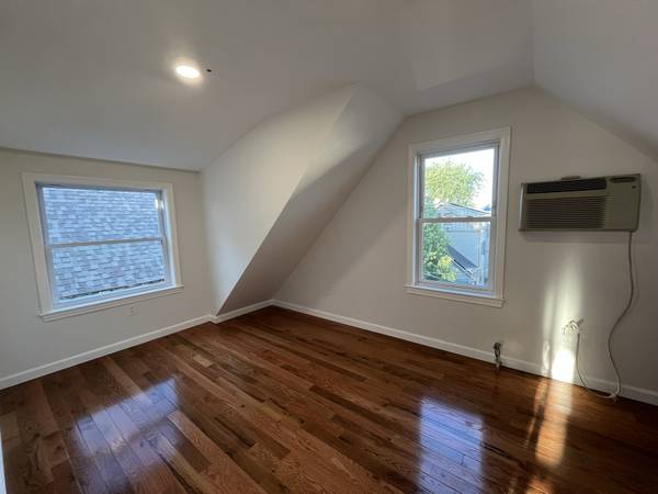 $1,175 / 4br - $1175 Room in a Nice Apartment Near Harvard, Union & Inman Square (Somerville)63875606341889121