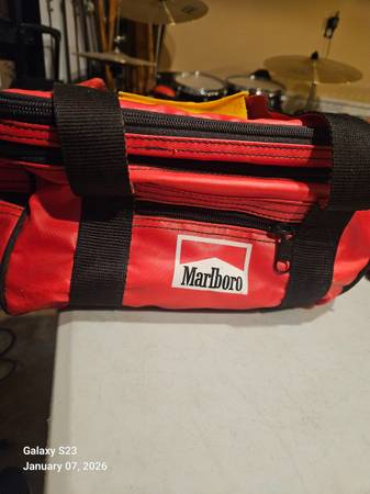 MARLBORO LUNCHBAG PRE-OWNED 1