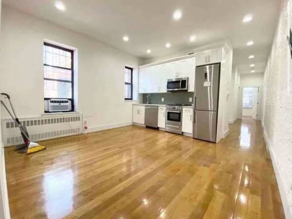 $1,385 / 3br - Urgent- 1 lovely room in 3B/2B (New York)63788808280835120