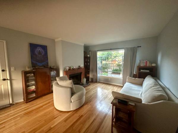 charming peaceful upper downtown aparment 1