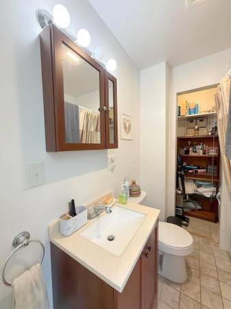$2,450 / 1hab - Ático con porche ** CALEFACCIÓN INCLUIDA ** Lavandería ** Lavavajillas (Somerville \ Teele Sq. \ Davis Sq.)63802121991171123