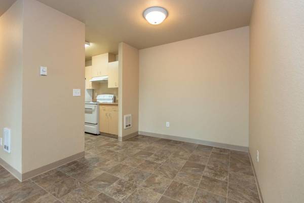 $1,405 / 2br - 854ft2 - Vida de Lujo: 2 BR con Pisos Modernos e Internet de Alta Velocidad! (Vancouver)63831465971715120