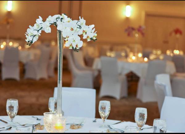 10 Eiffel tower vases 24inches tall 1