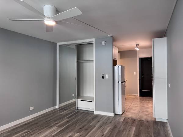 $1,650 / 300ft2 - Studio/w Bath/No Parking - Recently Renovated,Close to UH-Manoa by Bus (Waikiki)63939392490243123