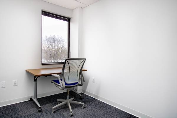 $495 / 100 pies² - LocalWorks Annandale - Espacio de oficina limpio y privado disponible ahora (Annandale)63511687106817121