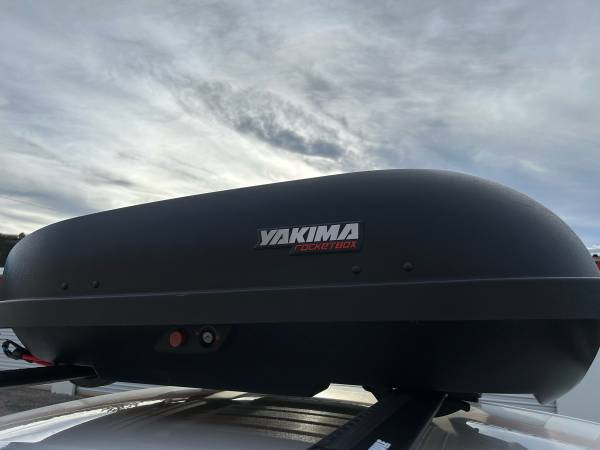 YAKIMA ROCKET BOX PRO 12 Cargo Roof Box 1