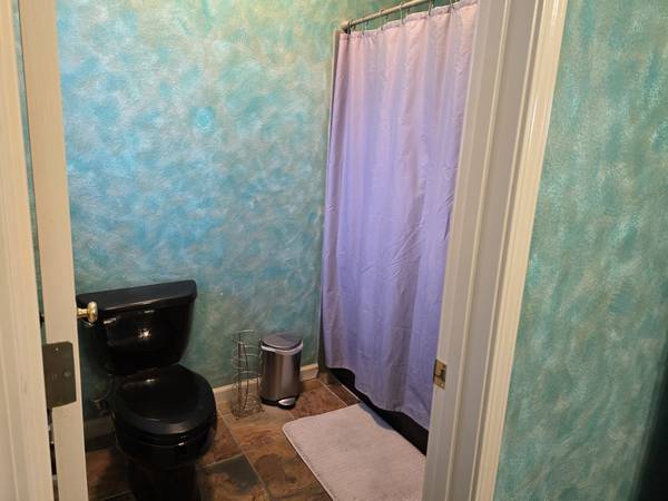 $750 / 5br - 200ft2 - a clean well lighted room (salida)63970305256707123