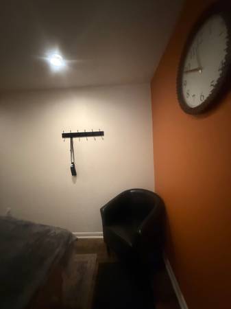 $500 / 4br - Suites privadas para terapeutas de masajes, esteticistas y técnicos de pestañas (Baton Rouge)63655175683843122