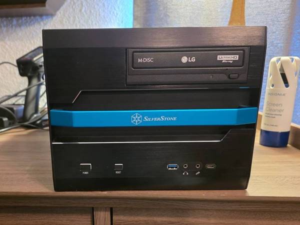 Desktop computer 1