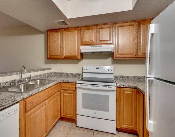 $1,095 / 1br - 1 MES GRATIS! ¡1 dormitorio asequible EN ALQUILER! // Agua, alcantarillado y basura incluidos (Phoenix)63623922595073124