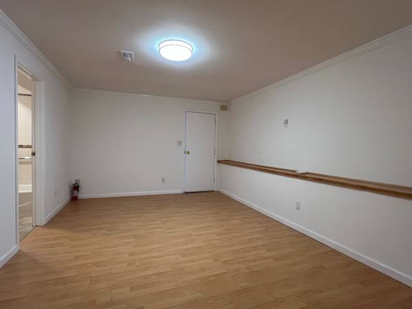 $3,395 / 2br - Easy, Remodeled 2 Bed/1 Bath w/great outdoor space (Ready) (sunset / parkside)64055523592195123