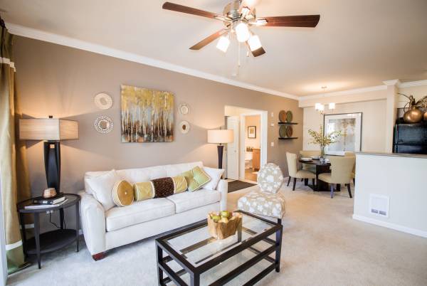 $1,816 / 1br - 745ft2 - 1 Bed 1 Bath W/White Quartz Counters Kitchen & Fireplace San Juan (Everett/Mukilteo/Boeing)64031312582913123