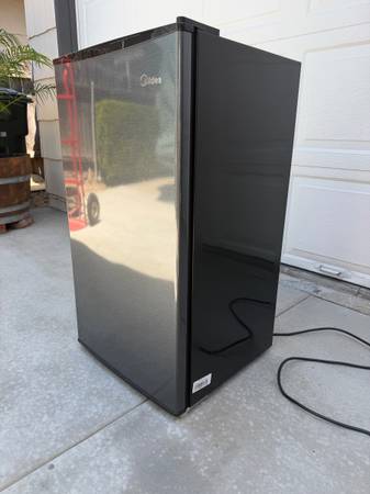 Mini fridge 1