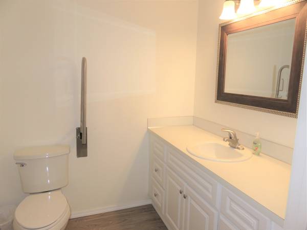 $1,550 / 2br - 1008ft2 - UTILITIES INCLUDED  2 Bedroom LONG LAKE (LACEY)64031310444417124