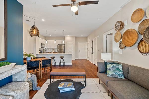 $1,588 / 2br - 1070ft2 - ✨ Discover Your New Home at Hawthorne at Haywood – Luxury Living in We (West Asheville)64029205199491124