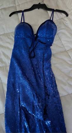 Blue sparkly long gown, never worn 1