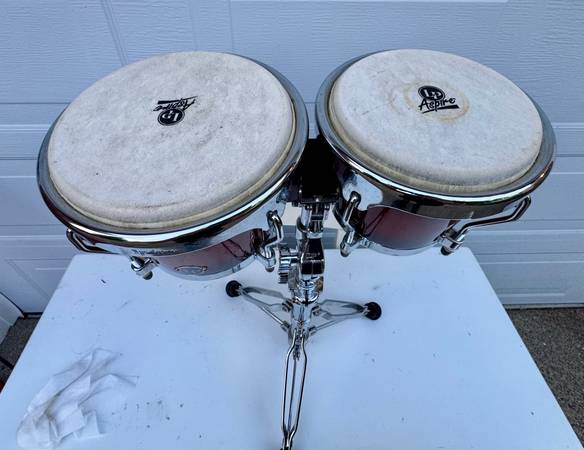 LP Aspire Sunburst Conjunto de batería con soporte - $120 (Tualatin)63471430911233122